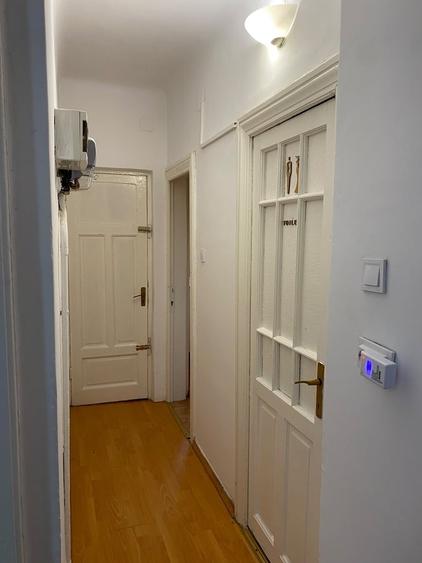 Apartament cu 3 camere semidecomandat în Cotroceni