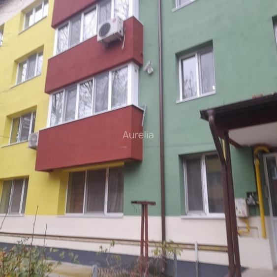 Vând apartament 2 camere în Alexandria, zona V-uri