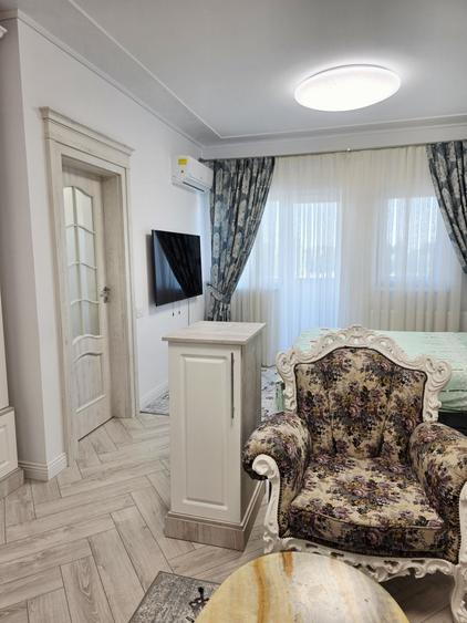 Garsonieră decomandată în Central