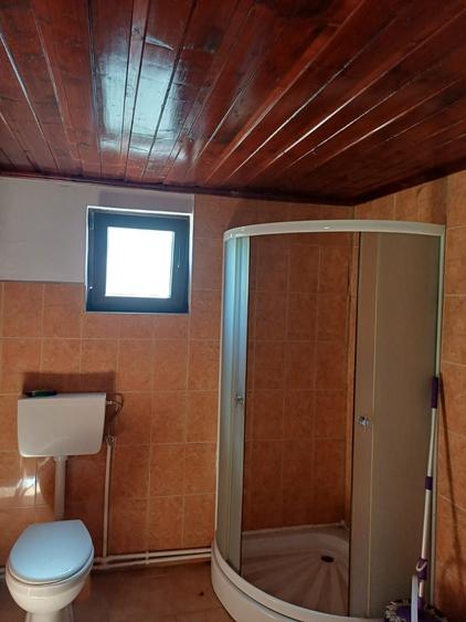 Casă cu 3 camere în Pietroasa