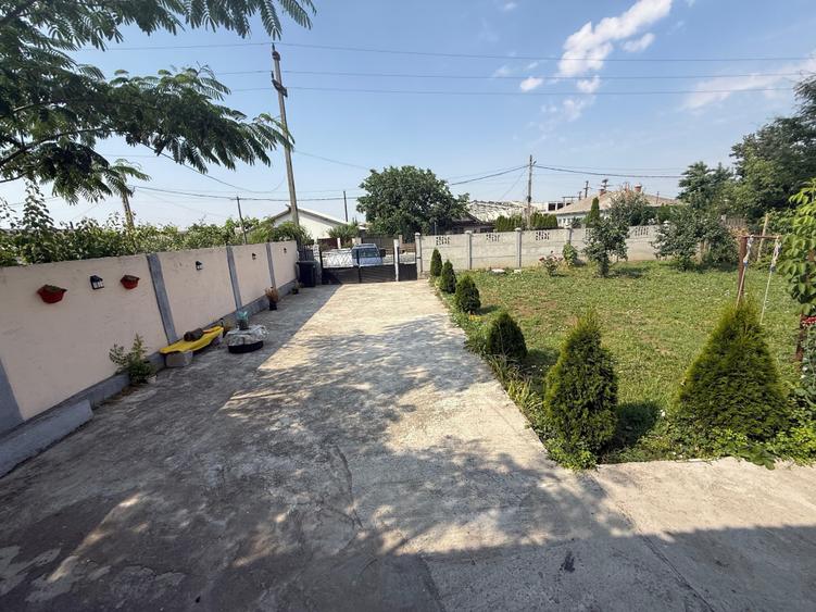 Casă cu 4 camere în Mihai Viteazu