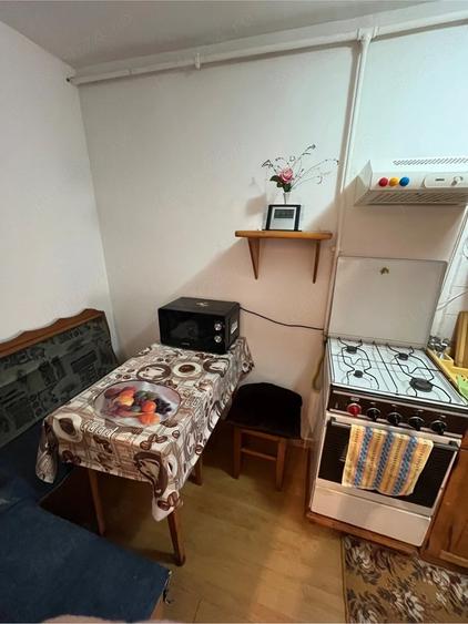 Garsonieră decomandată în Tolstoi