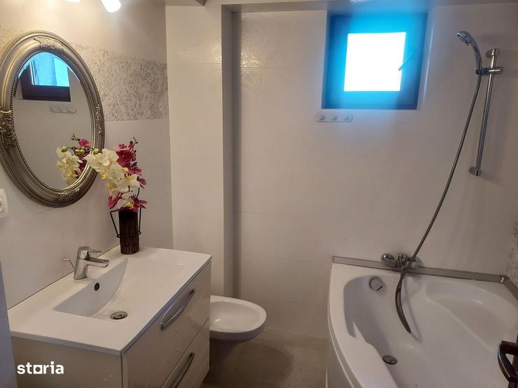 Apartament cu 4 camere decomandat în Central