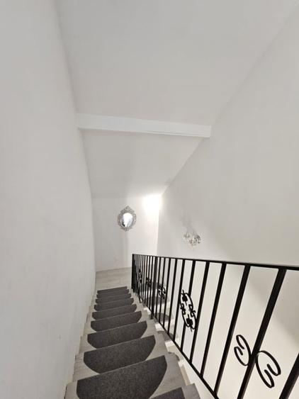 Casă individuală cu 4 camere în Central