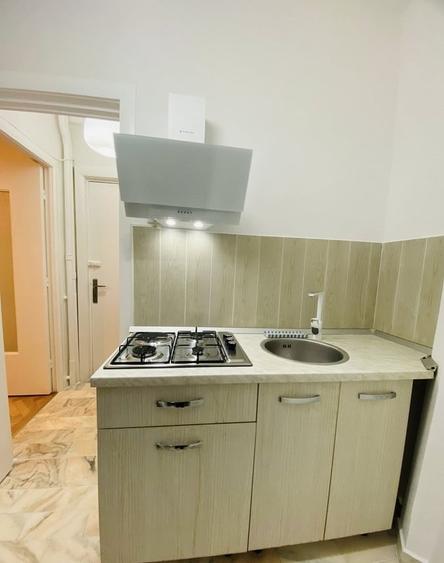 Apartament cu 2 camere semidecomandat, mobilat în Calea Victoriei