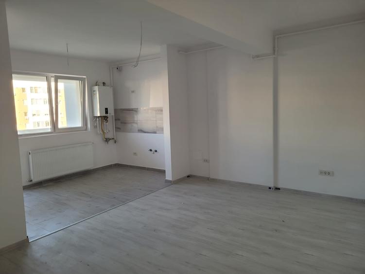 Apartament cu 2 camere semidecomandat în Apărătorii Patriei