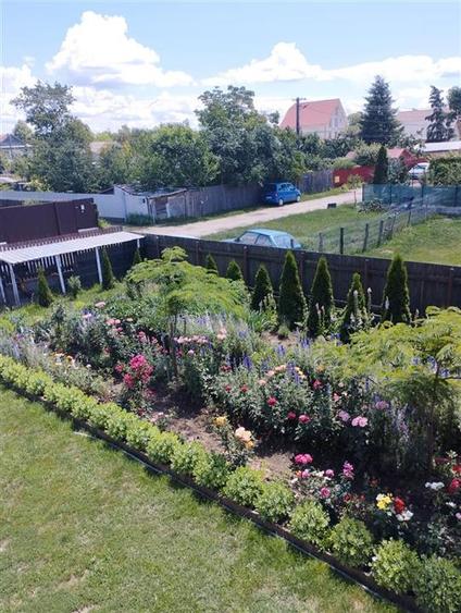 Casă individuală cu 9 camere cu Canalizare în 9 Mai