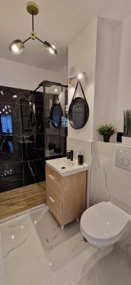 Apartament cu 3 camere semidecomandat în Florești