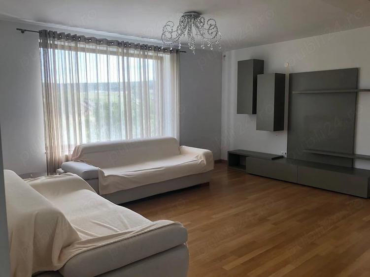 Casă cu 5 camere cu Teren 500 Mp în Corunca