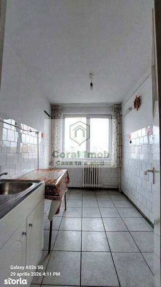 Apartament cu 2 camere semidecomandat în Tei