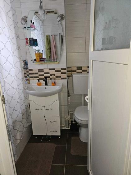 Apartament cu 3 camere decomandat în Micro 4