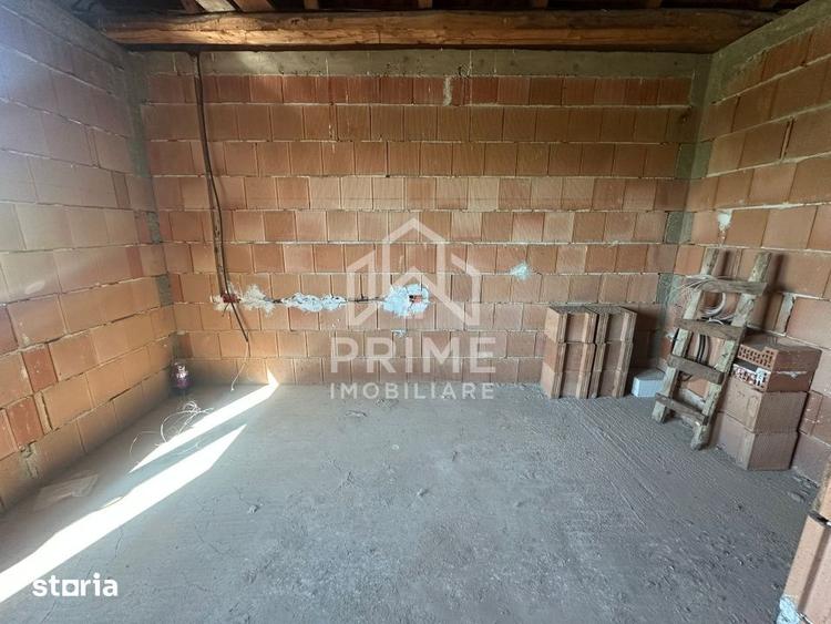 Casă cu 4 camere cu Teren 657 Mp în Micești