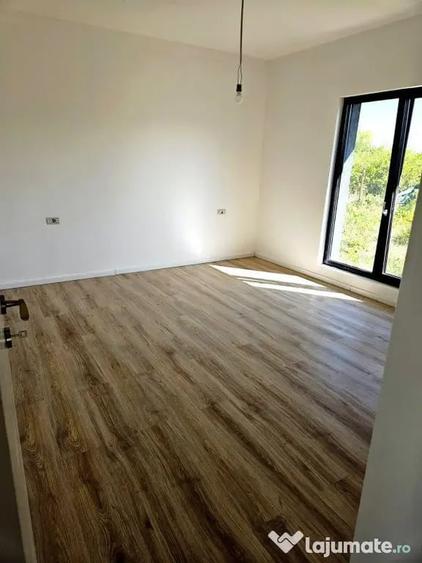 Casă cu 3 camere cu Teren 350 Mp în Vișan