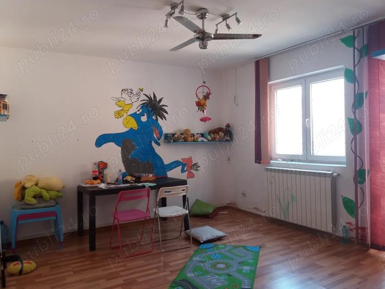 Casă cu 9 camere cu Teren 400 Mp în Militari