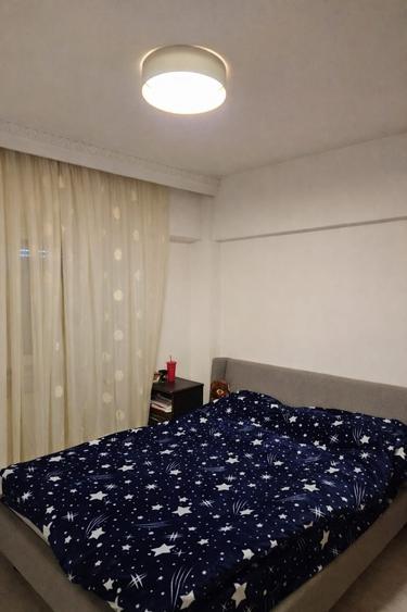 Apartament cu 3 camere decomandat în Capitol