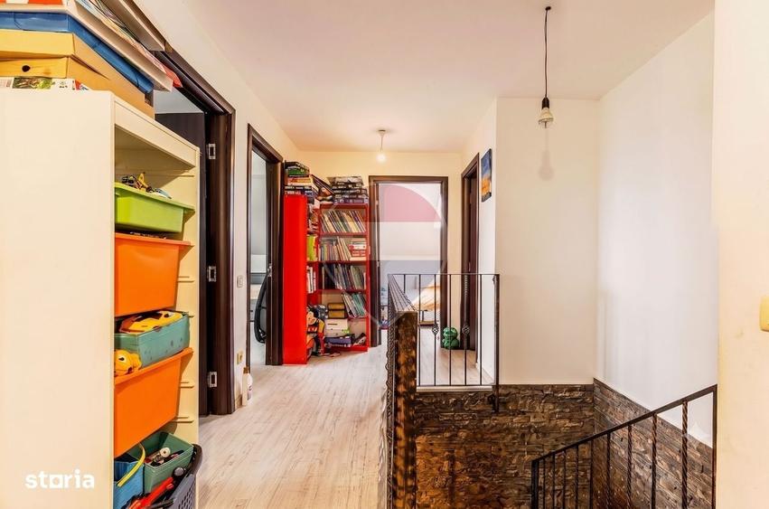Apartament cu 4 camere decomandat în Breazu