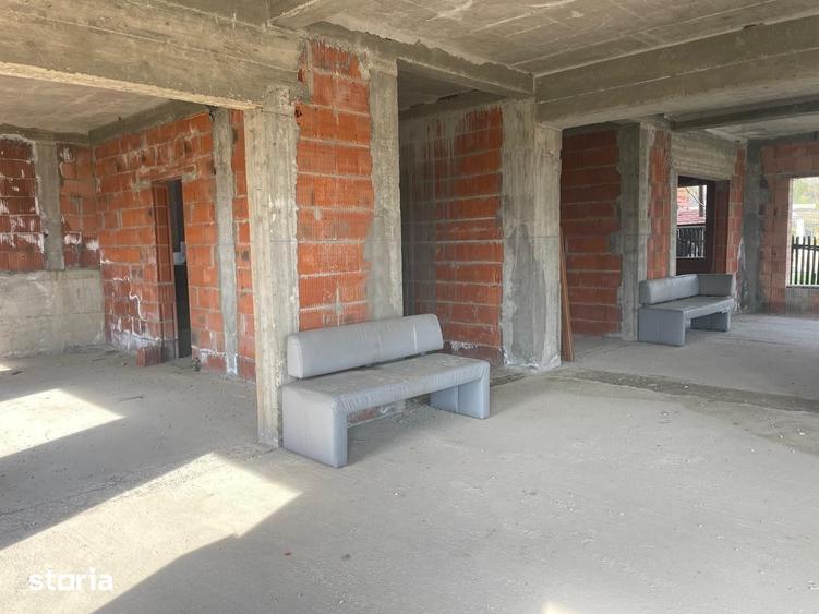 Casă cu 4 camere cu Teren 1800 Mp în Orașul Nou