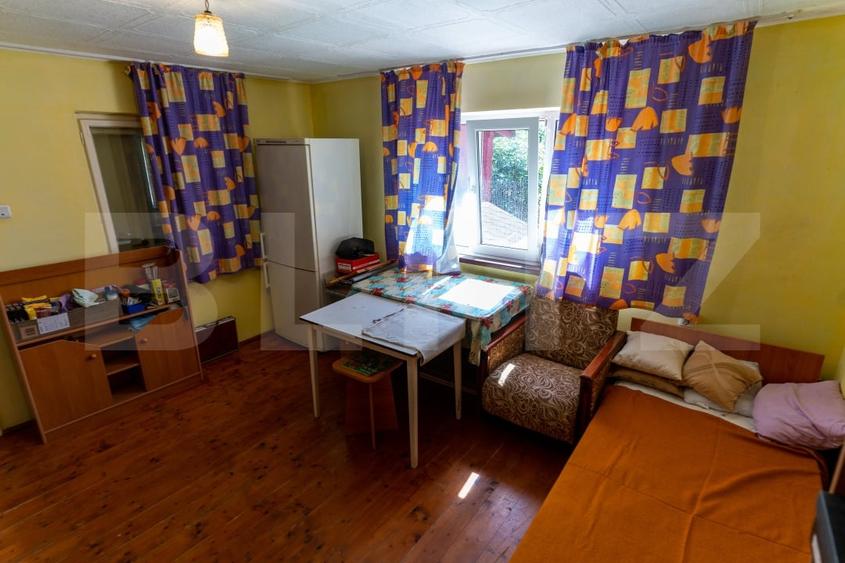 Casă individuală cu 3 camere cu Teren 4000 Mp în Rovina (Brănișca)