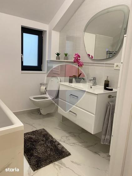 Apartament cu 3 camere, mobilat în Funcționarilor