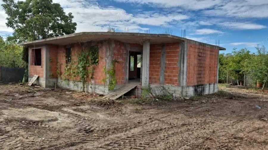 Casă cu Teren 500 Mp în Brănești