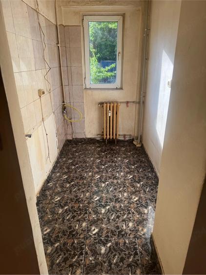 Apartament cu 2 camere semidecomandat în Berceni