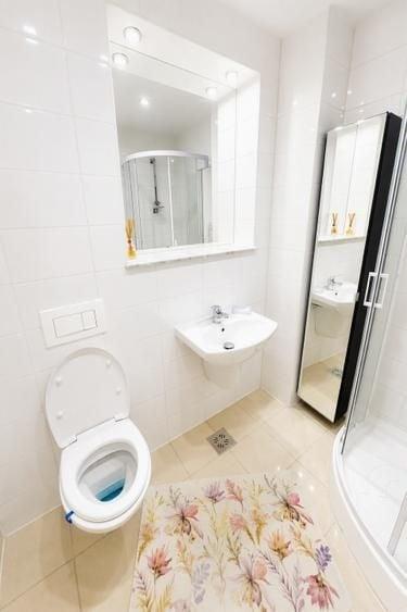 Apartament cu 4 camere decomandat, mobilat în Dristor