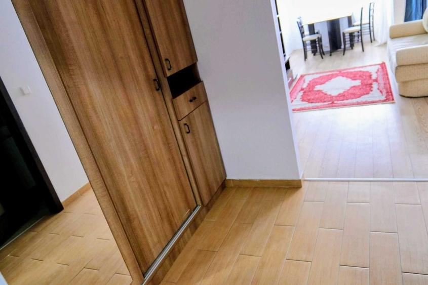 Apartament cu 2 camere decomandat în Exterior Vest