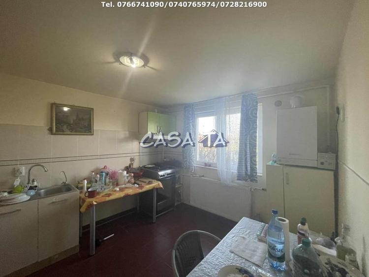 Casă individuală cu 4 camere cu Canalizare în Primăverii