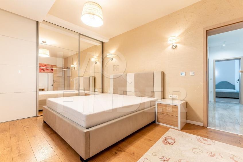 Apartament cu 5 camere decomandat, mobilat în Plopilor