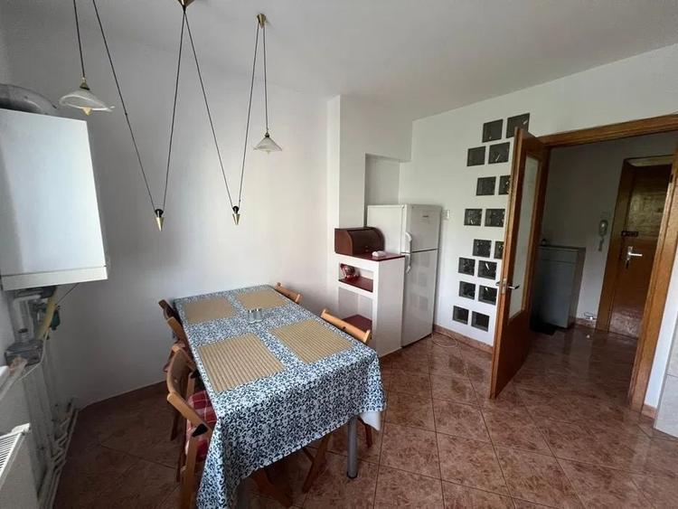 Apartament cu 2 camere decomandat, mobilat în Doamna Ghica