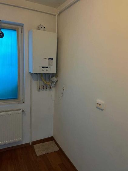 Apartament cu 3 camere decomandat în 7 Noiembrie