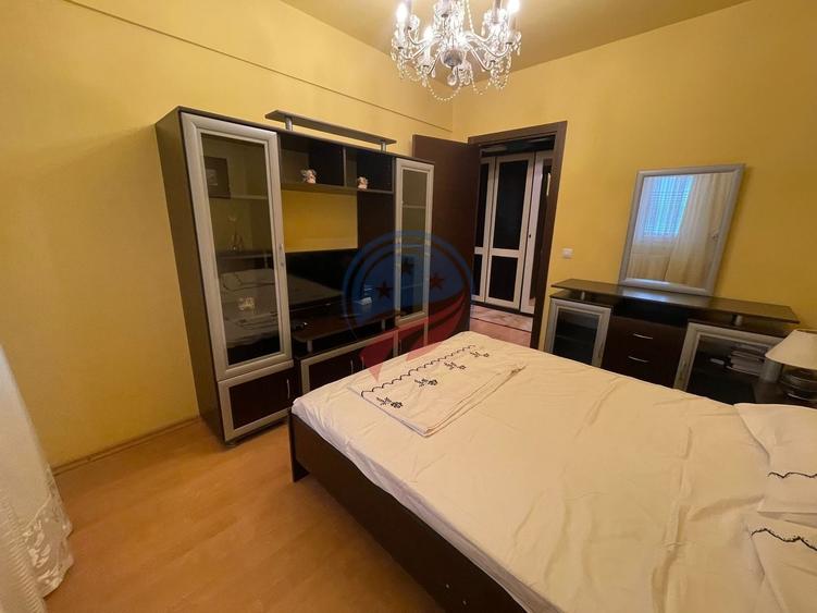 Apartament cu 3 camere semidecomandat în Central