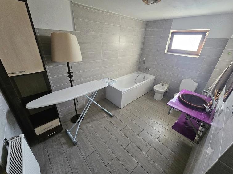 Casă cu 4 camere cu Teren 480 Mp în Aroneanu