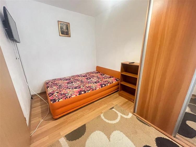 Apartament cu 2 camere nedecomandat, mobilat în Hipodrom 2