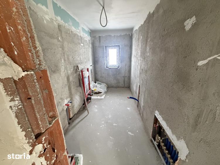 Casă cu 6 camere cu Teren 965 Mp în Brănești