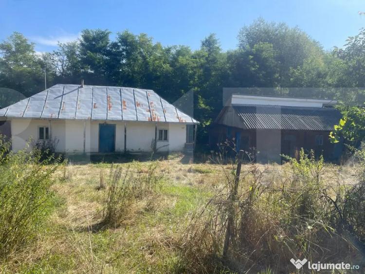 Casă cu 2 camere cu Teren 4401 Mp în Văculești