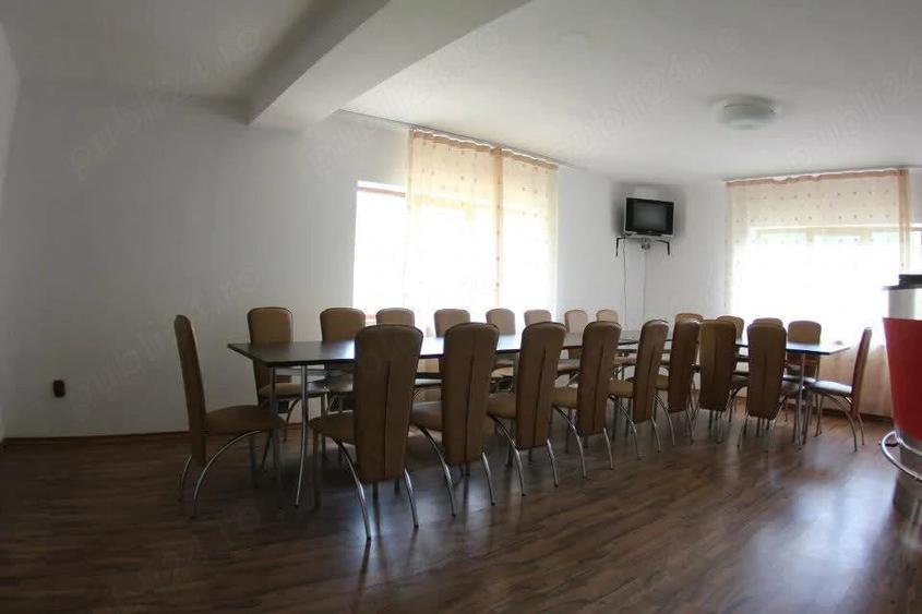 Casă cu 10 camere în Varlaam