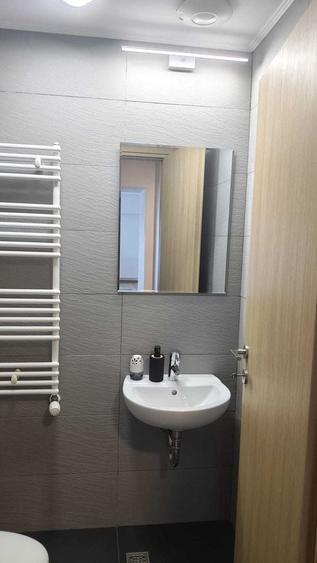 Apartament cu 3 camere decomandat în Aviației
