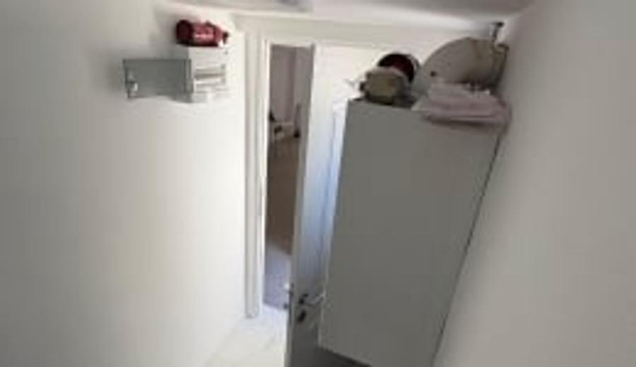 Casă cu 3 camere cu Canalizare în Călugareni