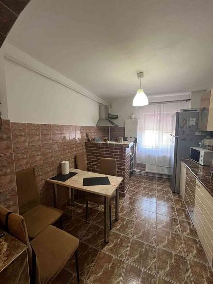 Apartament cu 3 camere decomandat în Brăilei