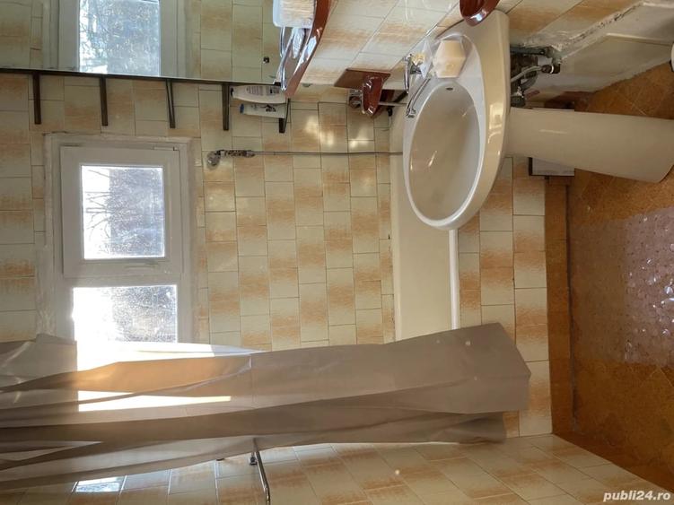Apartament cu 3 camere semidecomandat în Tipografilor