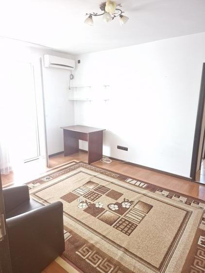 Apartament cu 2 camere semidecomandat în 1 Mai