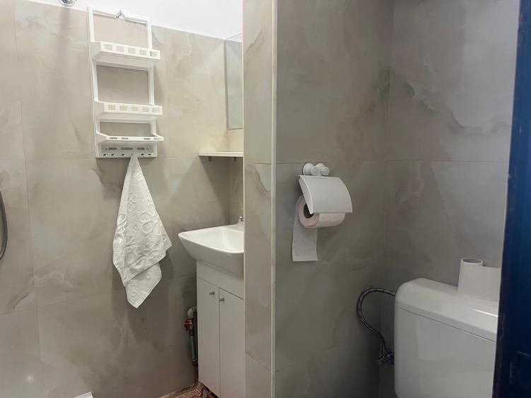 Garsonieră decomandată în Podu Roș