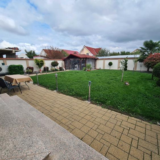 Casă cu 3 camere în Central