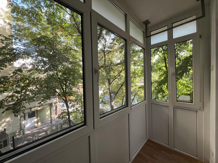 Apartament cu 2 camere semidecomandat în P-ța Victoriei