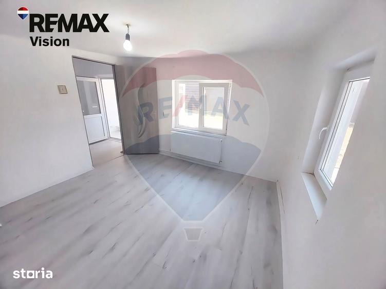 Casă cu 4 camere cu Teren 284 Mp în Brestei