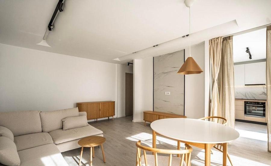 Apartament cu 2 camere semidecomandat, mobilat în Viilor