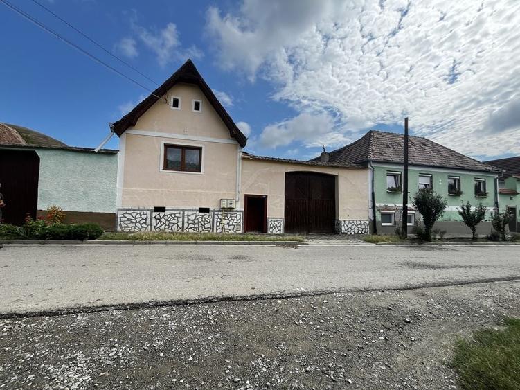 Casă cu 3 camere în Slimnic