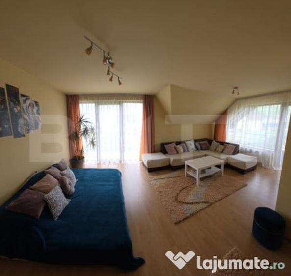 Casa de vanzare, 6 camere, 340 mp, cu 22 arii de teren, zona - 18