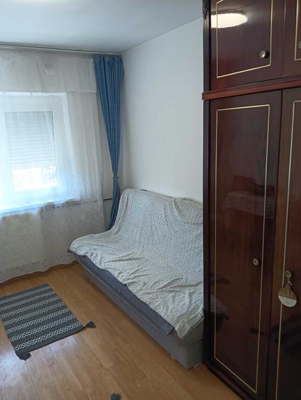 Vand garsoniera etaj 4 /4 str Dobrestilor. - 2